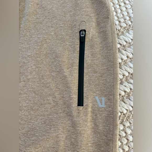 Vuori Sunday Performance Jogger size medium - Picture 9 of 11